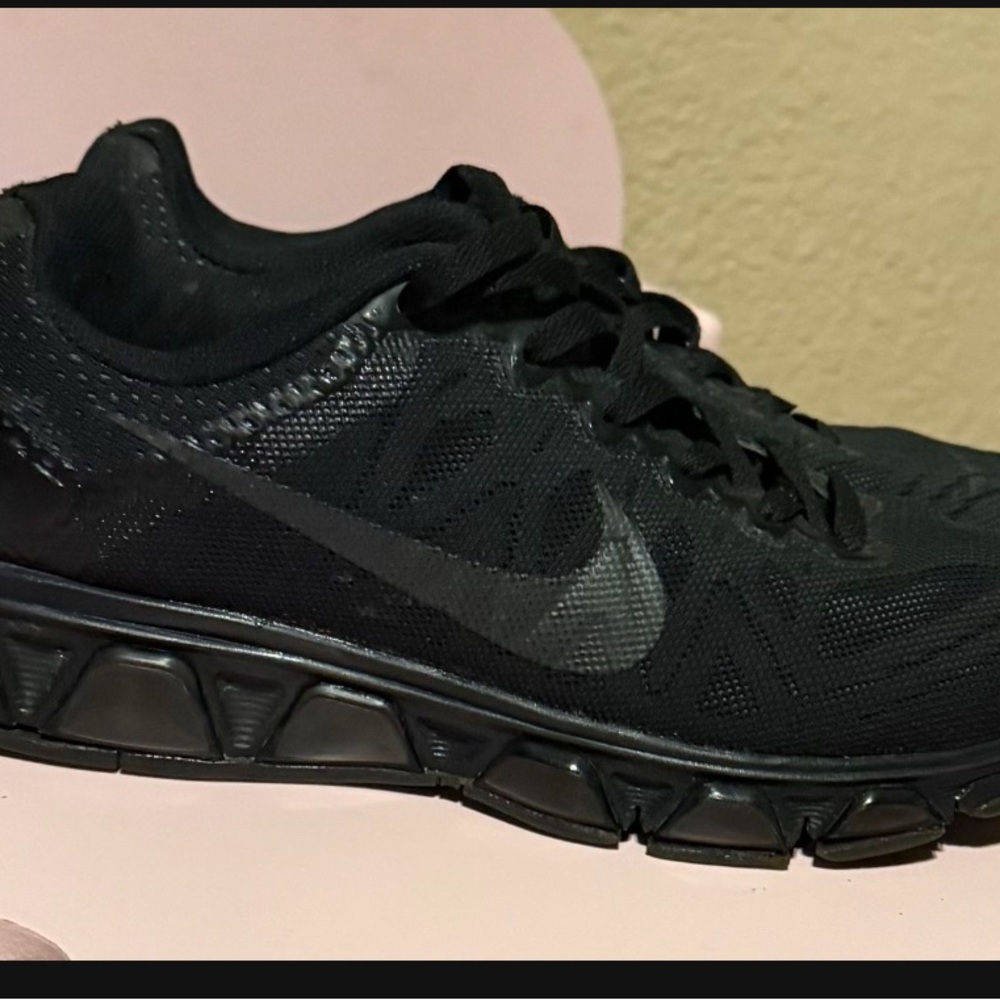 Nike Black Athletic Shoes Modern Design
